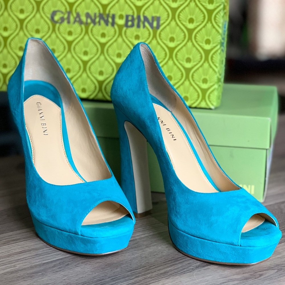 Bermuda Blue Gianni Bini Platform Peep Toe Pump